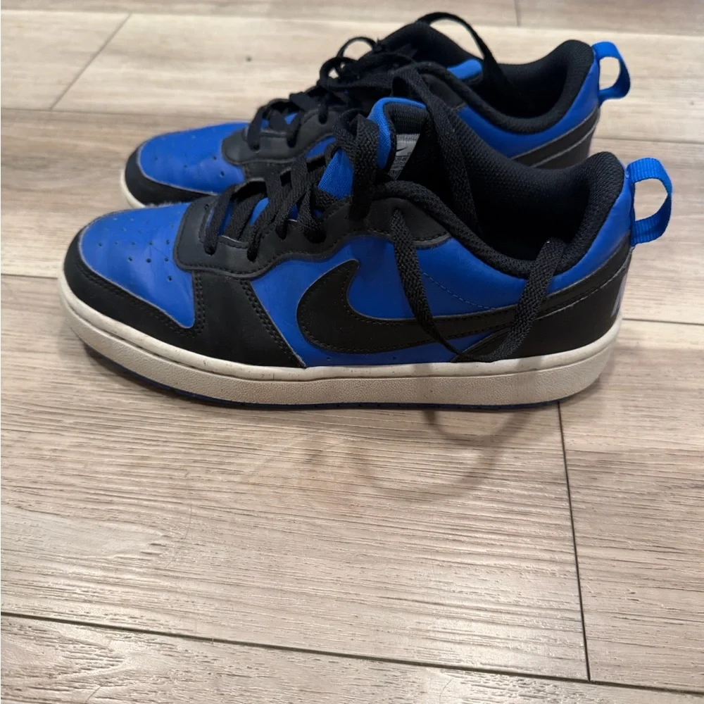 Nike Kids Royal Blue and Black Low-Top Sneakers